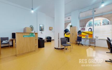 Na predaj, obchodný priestor, Bulvár, 57m2,