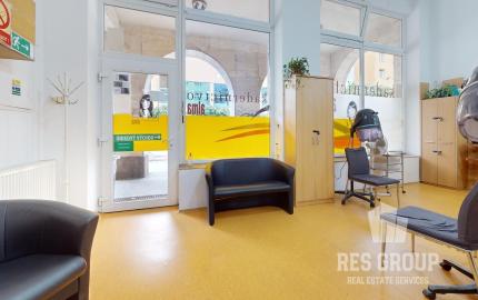 Na predaj, obchodný priestor, Bulvár, 57m2,