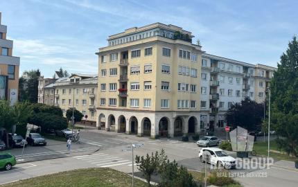 Na predaj, obchodný priestor, Bulvár, 57m2,