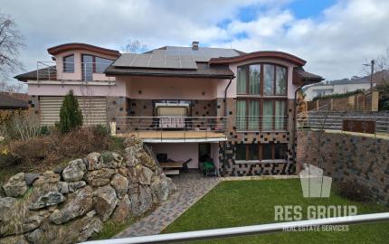 Na predaj, dom so 6 izbami a vonkajším bazénom Žilina - Turie, RES group