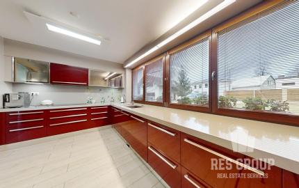 Na predaj, dom so 6 izbami a vonkajším bazénom Žilina - Turie, RES group