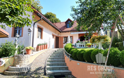 Na predaj, dva rodinné domy vo Višňovom