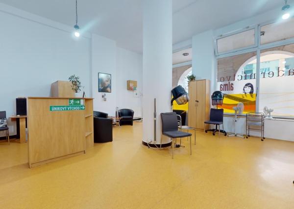 Na predaj, obchodný priestor, Bulvár, 57m2,