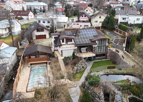 Na predaj, dom so 6 izbami a vonkajším bazénom Žilina - Turie, RES group