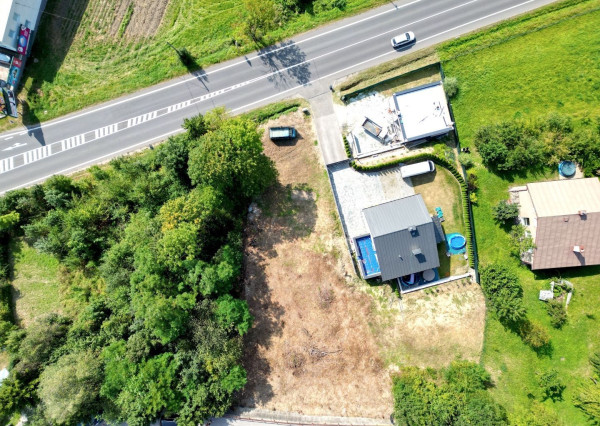 VÝRAZNE ZNÍŽENÁ CENA, Na predaj, stavebný pozemok, projekt na 3 bytové jednotky, Dolný Kubín - Malý Bysterec