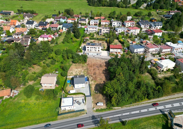 VÝRAZNE ZNÍŽENÁ CENA, Na predaj, stavebný pozemok, projekt na 3 bytové jednotky, Dolný Kubín - Malý Bysterec