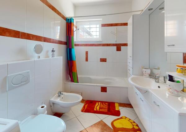 Na predaj, dva rodinné domy vo Višňovom