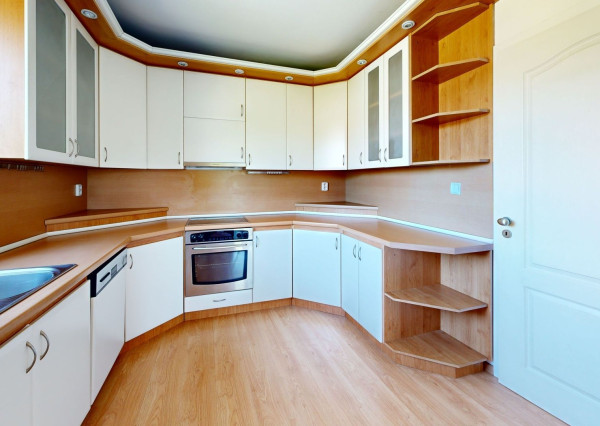 Na predaj, Rodiný dom Považská Teplá, RES Group