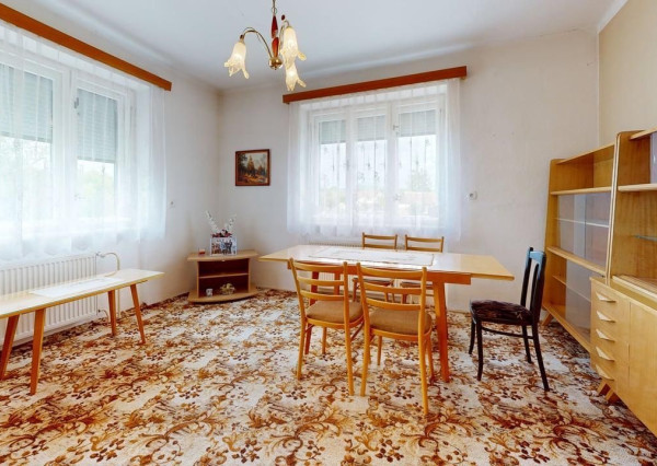 Na predaj, rodinný dom so 7 izbami, 1573 m2 Pozemok, Dubové