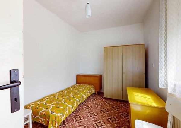 Na predaj, rodinný dom so 7 izbami, 1573 m2 Pozemok, Dubové