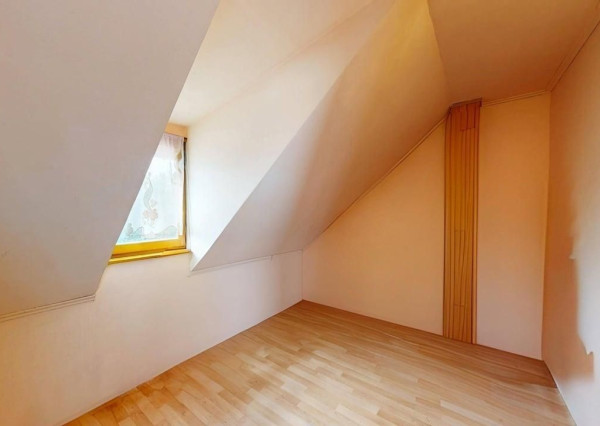 Na predaj, rodinný dom so 7 izbami, 1573 m2 Pozemok, Dubové