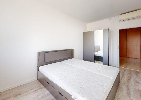 Na predaj, 4 izbový byt s klimatizáciou, Bratislava-Vrakuňa