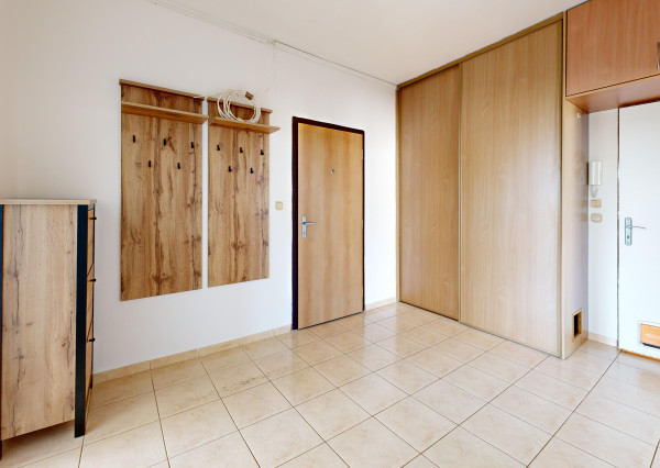 Na predaj, 4 izbový byt s klimatizáciou, Bratislava-Vrakuňa