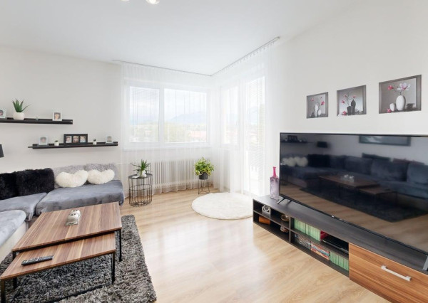 Na predaj, Rodinný dom, Rosina, 6 izieb, 400 m2, RES GROUP