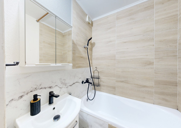 Na predaj, 2 izbový byt, Handlová, RESgroup