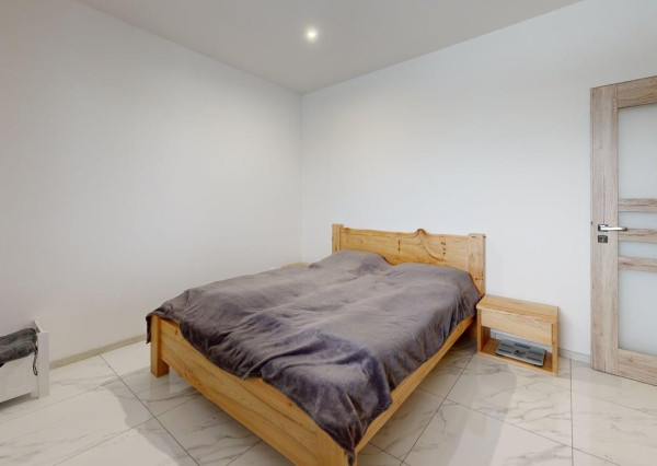 Na predaj, Rodinný dom, 959 m2 pozemok, Ivančiná