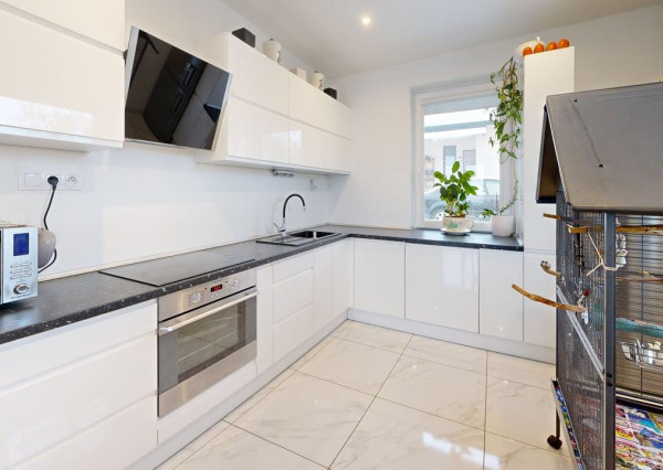 Na predaj, Rodinný dom, 959 m2 pozemok, Ivančiná