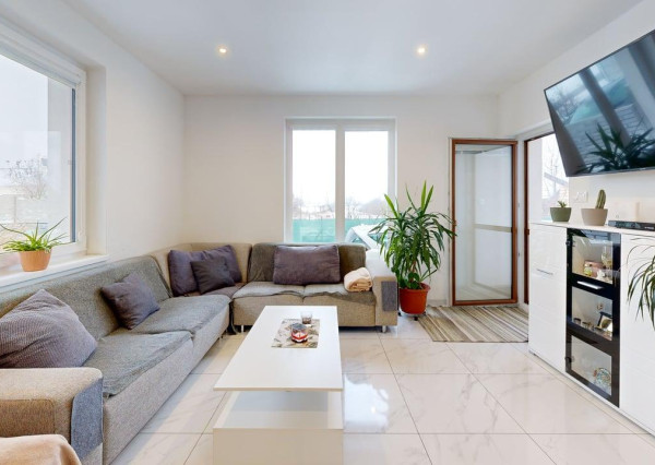 Na predaj, Rodinný dom, 959 m2 pozemok, Ivančiná