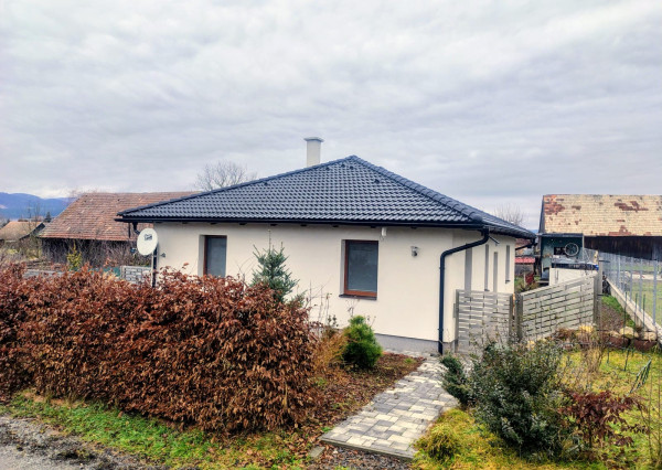 Na predaj, Rodinný dom, 959 m2 pozemok, Ivančiná