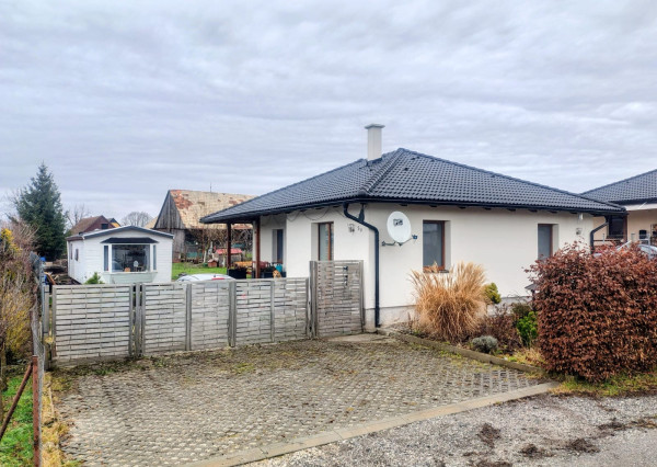 Na predaj, Rodinný dom, 959 m2 pozemok, Ivančiná