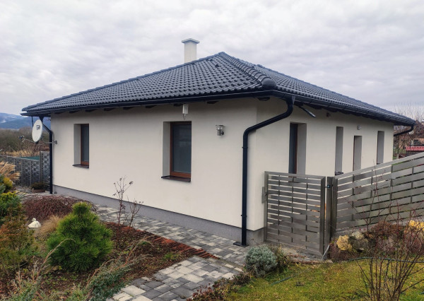 Na predaj, Rodinný dom, 959 m2 pozemok, Ivančiná