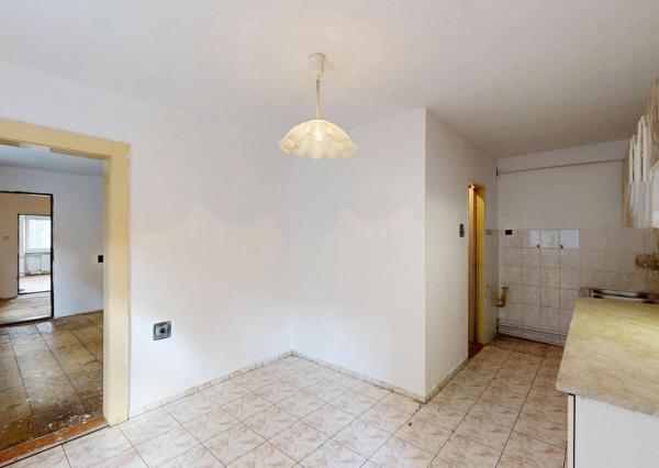 Na predaj, Rodinný dom 4i, Háj