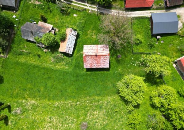 Na predaj, pozemok so starším rodinným domom, Staškov