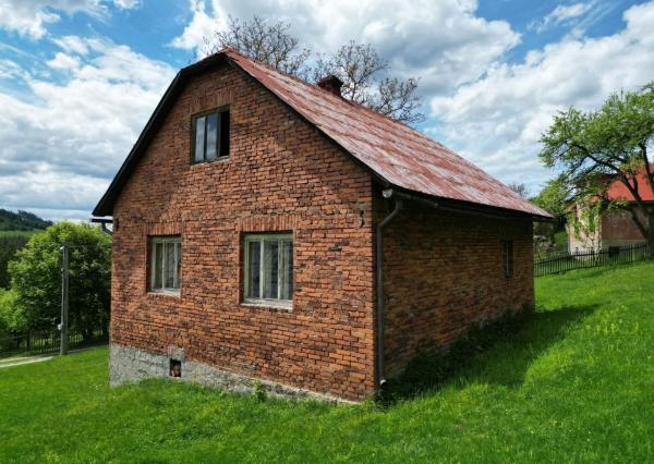 Na predaj, pozemok so starším rodinným domom, Staškov