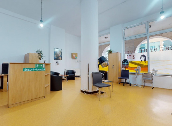 Na predaj, obchodný priestor, Bulvár, 57m2,