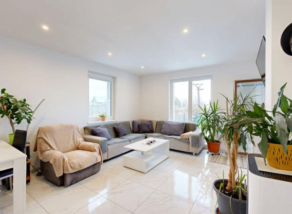 Na predaj, Rodinný dom, 959 m2 pozemok, Ivančiná