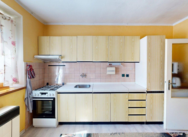 Na predaj, Rodinný dom Rajecké Teplice, 512 m2 pozemok,