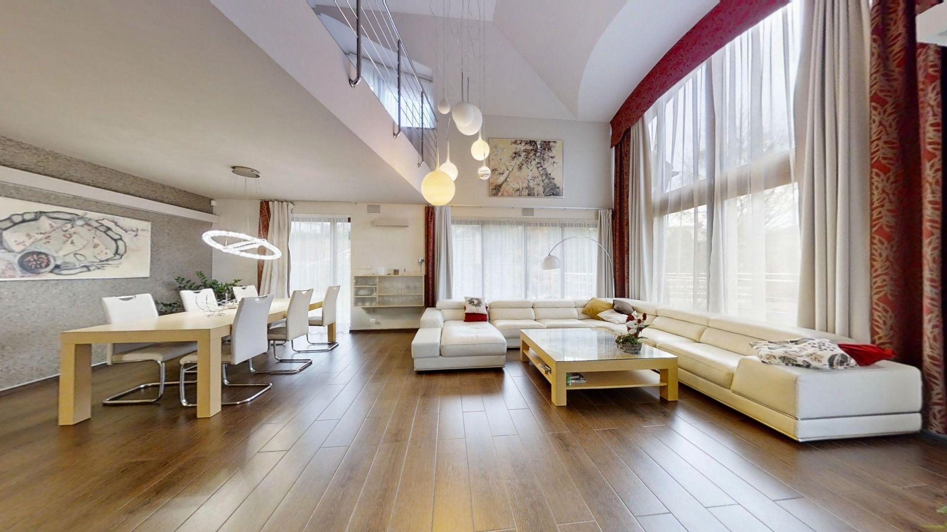 Na predaj, dom so 6 izbami a vonkajším bazénom Žilina - Turie, RES group