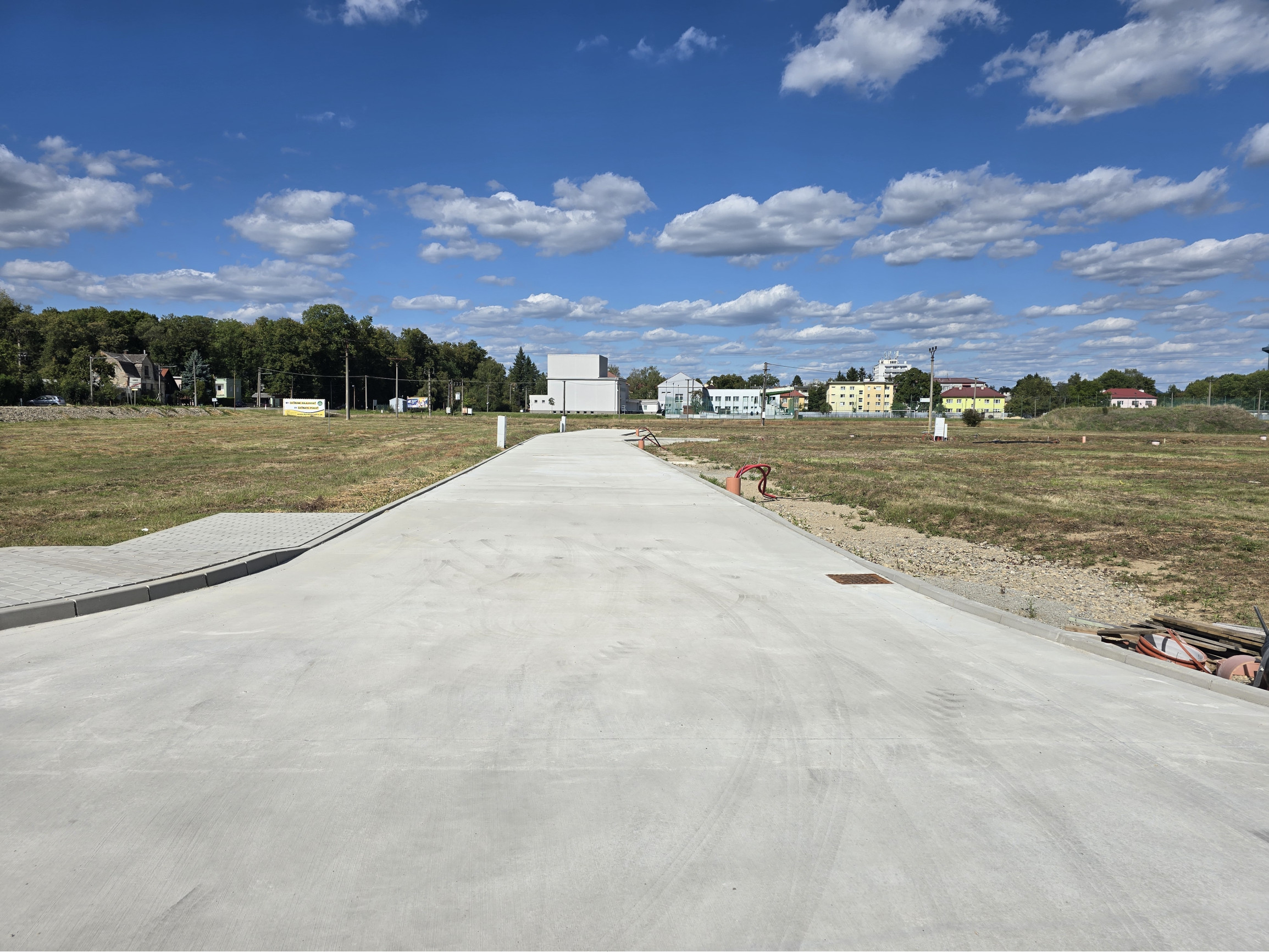 Na predaj, stavebný pozemok, Ladce - Lipová alej