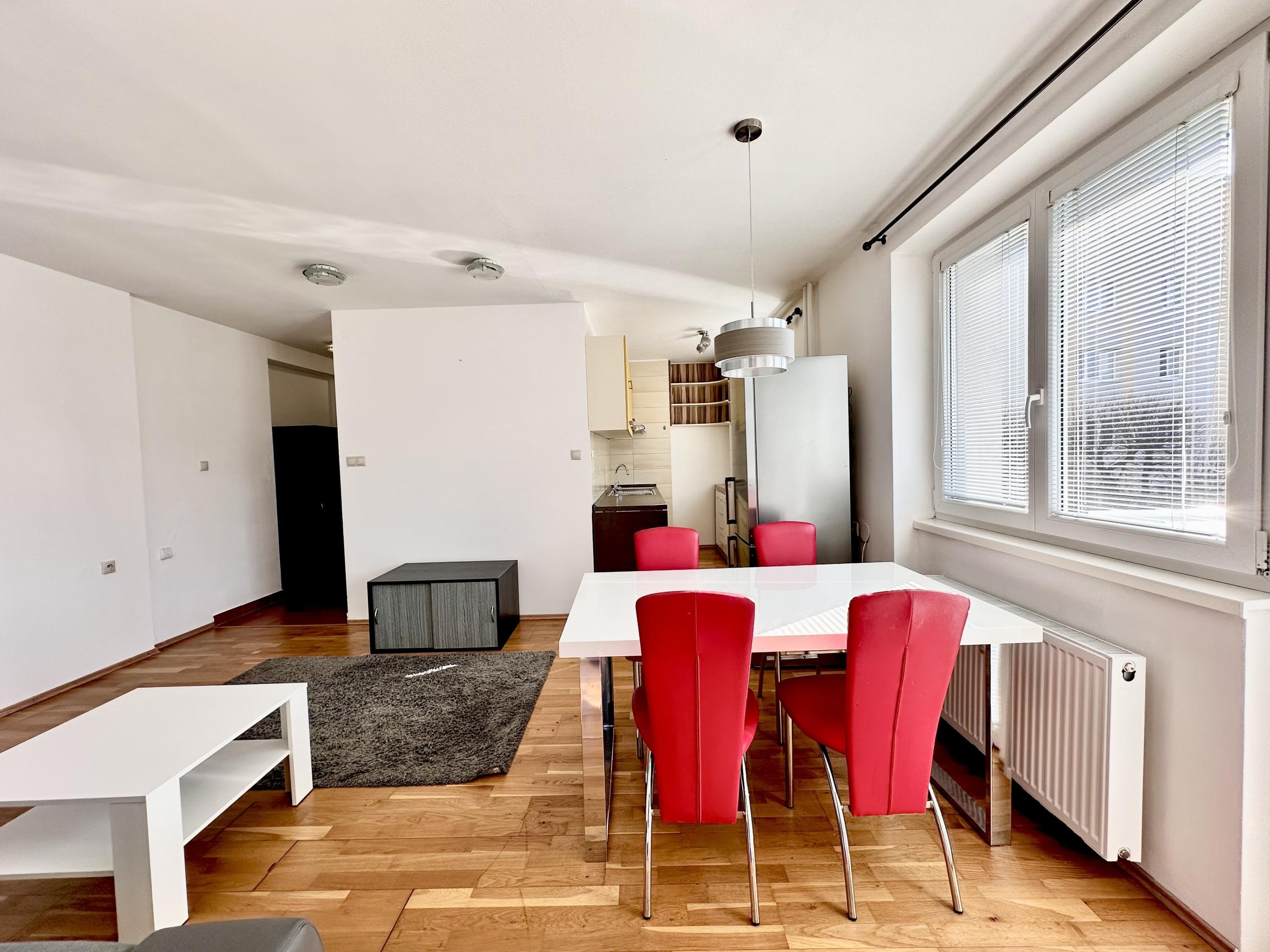 Na prenájom, 2 izbový byt, Hviezdoslavova, Čadca